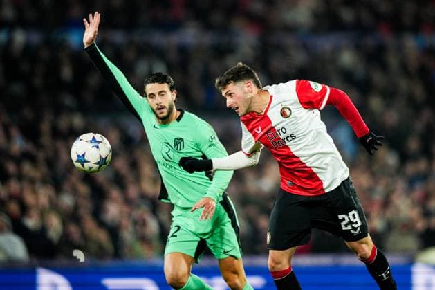 UEFA Champions League: Feyenoord v Atletico Madrid Rotterdam - Santiago Gimenez of Feyenoord during the 5th leg of the UEFA Champions League group stage between Feyenoord v Atletico Madrid at Stadion Feijenoord De Kuip on 28 November 2023 in Rotterdam, The Netherlands. Copyright: xTomxBodex