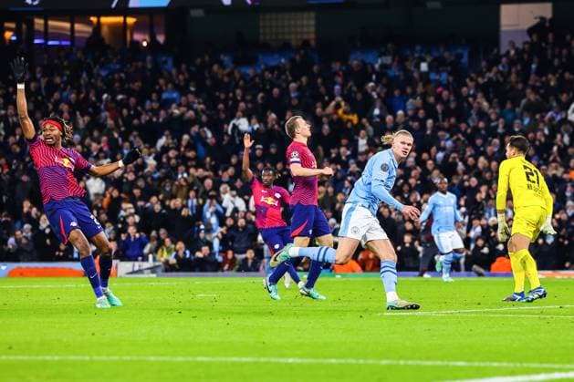 Manchester City FC v RB Leipzig FC Erling Haland of Manchester City checks he wasn™t offside after scoring his sides first goal of the match during the Manchester City FC v RB Leipzig FC UEFA Champions League Round 1 Group G match at Etihad Stadium, Manchester, England, United Kingdom on 28 November 2023 Editorial Use Only Copyright: xIMAGO EveryxSecondxMediax ESM-0860-0033