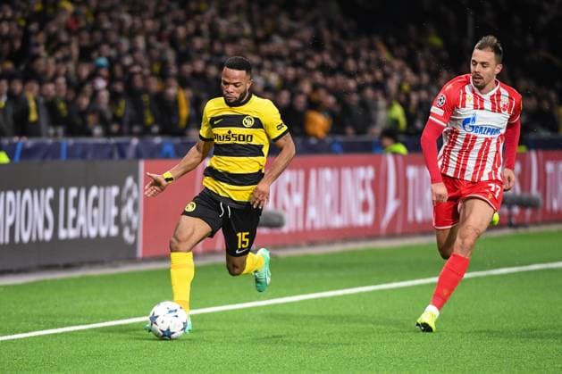 BERN, SWITZERLAND NOVEMBER 28 Meschack Elia of Young Boys L against Milan Rodic of Crvena zvezda R during the UEFA Champions League Group Stage match between BSC Young Boys and FK Crvena zvezda at Stadion Wankdorf on November 28, 2023 in Bern, Switzerland Bern Stadion Wankdorf Bern Switzerland Copyright: xJustPictures.ch ManuelxWinterbergerx jp-en-EuSpIm-Y.Boys_Crvena_28Nov2023_00018