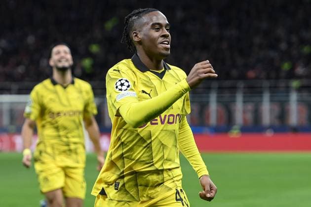 Db Milano 28 11 2023 - Champions League Milan-Borussia Dortmund foto Daniele Buffa Image nella foto: esutalzan gol Jamie Bynoe-Gittens 