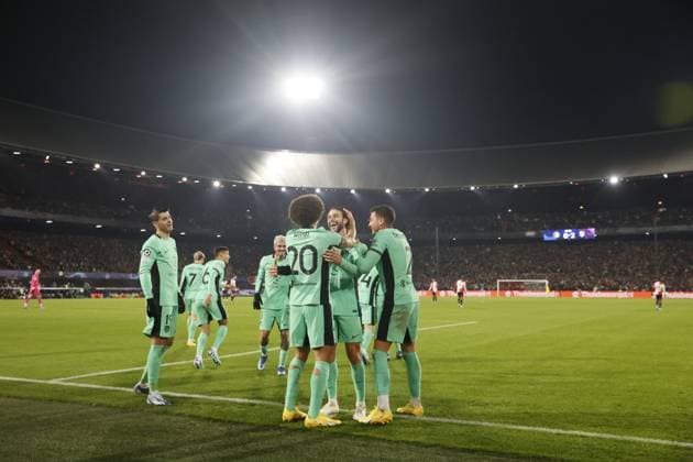 ROTTERDAM - (l-r) Alvaro Morata of Atletico Madrid, Axel Witsel of Atletico Madrid, Mario Hermoso of Atletico Madrid and Jose Maria Gimenez of Atletico Madrid celebrate the 0-2 during the UEFA Champions League match in group E between Feyenoord and Atletico Madrid in Feyenoord De Kuip Stadium on November 28, 2023 in Rotterdam, Netherlands. ANP SEM VAN DER WAL UEFA Champions League 2023 24 2023 2024 xVIxANPxSportx xxANPxIVx 484975685 originalFilename: 484975685.jpg