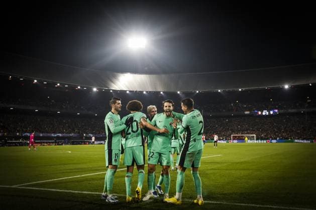 Sport Bilder des Tages ROTTERDAM - (l-r) Alvaro Morata of Atletico Madrid, Axel Witsel of Atletico Madrid, Mario Hermoso of Atletico Madrid and Jose Maria Gimenez of Atletico Madrid celebrate the 0-2 during the UEFA Champions League match in group E between Feyenoord and Atletico Madrid in Feyenoord De Kuip Stadium on November 28, 2023 in Rotterdam, Netherlands. ANP SEM VAN DER WAL UEFA Champions League 2023 24 2023 2024 xVIxANPxSportx xxANPxIVx 484975845 originalFilename: 484975845.jpg