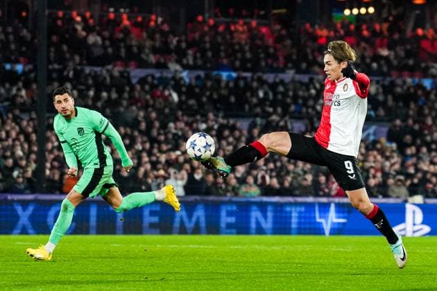 UEFA Champions League: Feyenoord v Atletico Madrid Rotterdam - Ayase Ueda of Feyenoord during the 5th leg of the UEFA Champions League group stage between Feyenoord v Atletico Madrid at Stadion Feijenoord De Kuip on 28 November 2023 in Rotterdam, The Netherlands. Copyright: xTomxBodex
