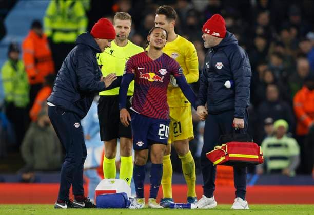 Manchester City v RB Leipzig: Group G - UEFA Champions League 2023 24 Xavi Simons of RB Leipzig is injured during the UEFA Champions League match between Manchester City and Rb Leipzig at Etihad Stadium on November 28, 2023 in Manchester, United Kingdom. Manchester Etihad Stadium England United Kingdom Copyright: xRichardxSellers Sportsphoto APLx 13962007