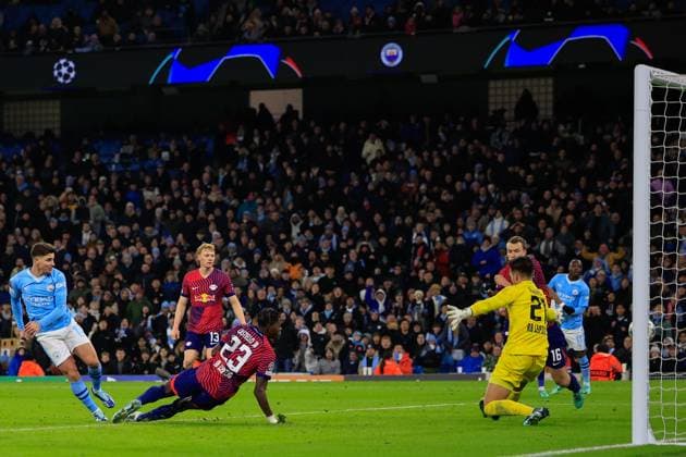 UEFA Champions League Group G Manchester City v RB Leipzig Julian Ãlvarez 19 of Manchester City scores a goal to make it 3-2 during the UEFA Champions League Group G match Manchester City vs RB Leipzig at Etihad Stadium, Manchester, United Kingdom, 28th November 2023 (Photo by Conor Molloy News Images) Manchester Etihad Stadium Manchester United, ManU Kingdom Copyright: xConorxMolloy NewsxImagesx