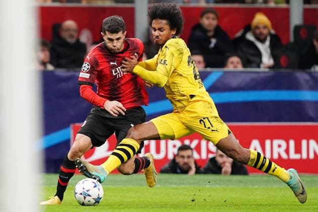Foto Davide Spada LaPresse 28 novembre 2023 - Milano , Italia - calcio - Milan vs Borussia Dortmund - Champions League 2023 2024 - Stadio San Siro. Nella foto: Christian Pulisic (AC Milan); November 28 , 2023 Milan , Italy - sport, calcio - Milan vs Borussia Dortmund - Champions League 2023 2024 - San Siro Stadium . In the pic : Christian Pulisic (AC Milan);  Copyright: xSpada LaPressex