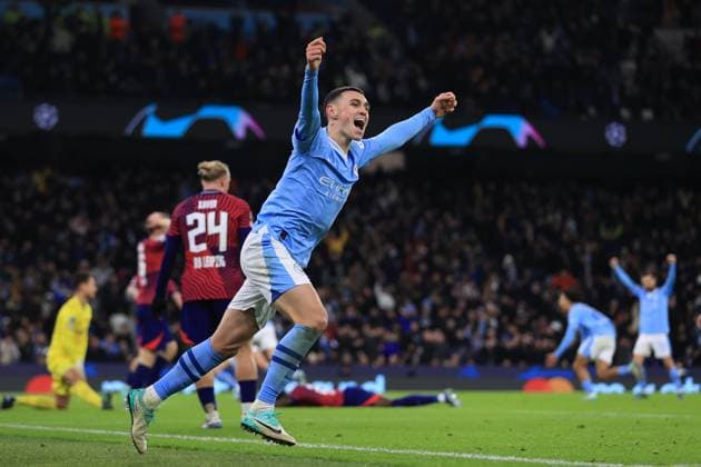 Manchester City gegen RB Leipzig 28. November 2023 UEFA Champions League Gruppe G Manchester City gegen RB Leipzig Phil Foden von Manchester City feiert das dritte Tor, erzielt von Alvarez Foto Simon Stacpoole Abseits Manchester UK  Copyright: xSimonxStacpoolexOffside