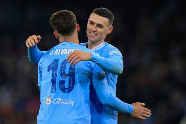 UEFA Champions League Group G Manchester City v RB Leipzig Julian Ãlvarez 19 of Manchester City celebrates his goal to make it 3-2 with Phil Foden 47 of Manchester City during the UEFA Champions League Group G match Manchester City vs RB Leipzig at Etihad Stadium, Manchester, United Kingdom, 28th November 2023 (Photo by Conor Molloy News Images) Manchester Etihad Stadium Manchester United, ManU Kingdom Copyright: xConorxMolloy NewsxImagesx