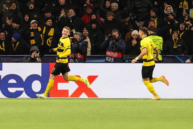 BERN, SWITZERLAND NOVEMBER 28 Lewin Blum of Young Boys L celebrates his goal during the UEFA Champions League Group Stage match between BSC Young Boys and FK Crvena zvezda at Stadion Wankdorf on November 28, 2023 in Bern, Switzerland Bern Stadion Wankdorf Bern Switzerland Copyright: xJustPictures.ch LuigixRizzox jp-en-EuSpIm-Y.Boys_Crvena_28Nov2023_00030