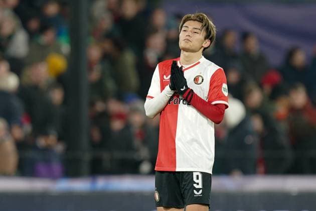 ROTTERDAM, 28-11-2023, Stadium de Kuip, UEFA Champions League, 2023 2024, Group stage, Feyenoord - Atletico Madrid, Feyenoord player Ayase Ueda disappointed aftre loss 1-3 after the match Feyenoord - Atletico Madrid Feyenoord - Atletico Madrid  x23324146x Copyright: