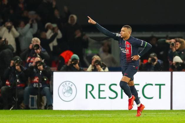 Paris Saint-Germain FC v Newcastle United FC Paris Saint-Germain forward Kylian Mbappe (7) scores a GOAL 1-1 and celebrates, penalty, during the Paris Saint-Germain FC v Newcastle United FC UEFA Champions League Round 1 Group F match at Parc de Princes, Paris, France on 28 November 2023 Editorial Use Only Copyright: xIMAGO EveryxSecondxMediax ESM-0859-0049