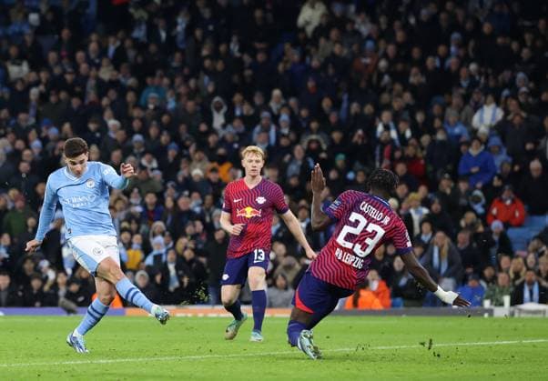 28th November 2023; Etihad Stadium, Manchester, England; Champions League Football, Group Stage, Manchester City versus RB Leipzig; Julian Alvarez of Manchester City scores his team& x2019;s third goal for 3-2 after 87 minutes  ActionPlus12580889 DavidxBlunsden
