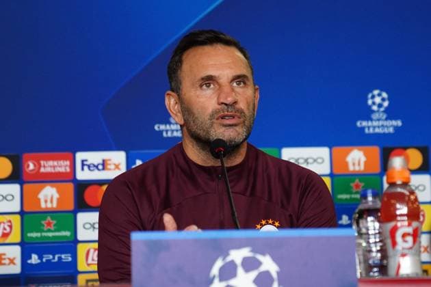 Coach Okan Buruk of Galatasaray during the press conference, PK, Pressekonferenz the day before the UEFA Champions League match between Galatasaray and Manchester United, ManU on November 29 , 2023 at Rams park Stadium on November 28, 2023 in Istanbul, Turkey. ( Photo by Seskimphoto ) 