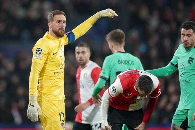 ROTTERDAM, 28-11-2023, Stadium de Kuip, UEFA Champions League, 2023 2024, Group stage, Feyenoord - Atletico Madrid, Atletico Madrid goalkeeper Jan Oblak during the match Feyenoord - Atletico Madrid Feyenoord - Atletico Madrid  x23324825x Copyright: