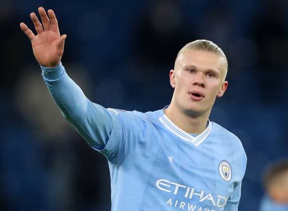 28th November 2023; Etihad Stadium, Manchester, England; Champions League Football, Group Stage, Manchester City versus RB Leipzig; Erling Haaland of Manchester City waves to supporters at full time  ActionPlus12580962 DavidxBlunsden