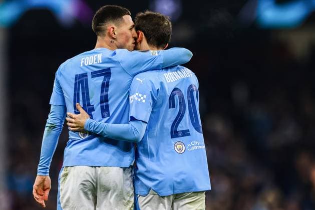 Manchester City FC v RB Leipzig FC Phil Foden of Manchester City celebrates with Julian Ãlvarez after Alvarez scores his sides third goal of the match during the Manchester City FC v RB Leipzig FC UEFA Champions League Round 1 Group G match at Etihad Stadium, Manchester, England, United Kingdom on 28 November 2023 Editorial Use Only Copyright: xIMAGO EveryxSecondxMediax ESM-0860-0055
