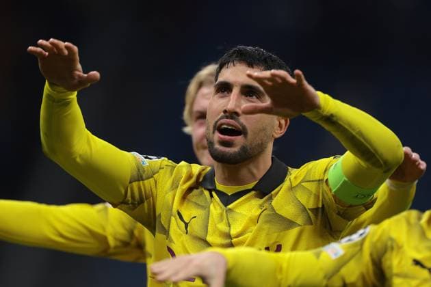 AC Milan v Borussia Dortmund - UEFA Champions League - Group F - Giuseppe Meazza November 28, 2023, Milan: Milan, Italy, 28th November 2023. Emre Can of Borussia Dortmund celebrates the 3-1 victory with team mates following the final whistle of the UEFA Champions League match at Giuseppe Meazza, Milan. (Credit Image: Ã‚Â Jonathan Moscrop Sportimage Cal Media) Milan EDITORIAL USE ONLY Copyright: xx ZUMA-20231128_faf_si1_357.jpg JonathanxMoscropx csmphotothree205027