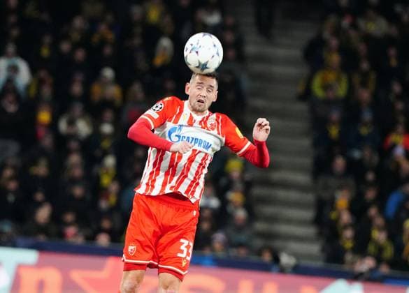 Photo Manuel Geisser 28 11 2023 Football Men UEFA Champions League Season 2023 2024 BSC Young Boys Bern Red Star Belgrade Picture Srdjan Mijailovic heading Red Star Belgrade Single Image Action
