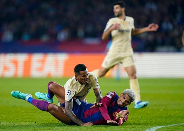 ESP: FC Barcelona, Barca FC Porto. UEFA Champions League match, Group H, date 5 Ronald Araujo of FC Barcelona and Wenderson Galeno of FC Porto during the UEFA Champions League match, Group H, between FC Barcelona and FC Porto played at Lluis Companys Stadium on November 28, 2023 in Barcelona, Spain. kpng Copyright: xSergioxRuizx xPRESSINPHOTOx PS_231128_062