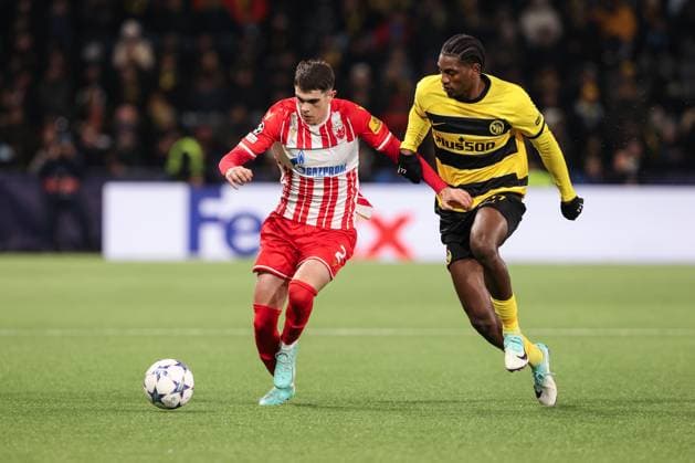 BERN, SWITZERLAND NOVEMBER 28 Kosta Nedeljkovic of Crvena zvezda L against Ebrima Colley of Young Boys R during the UEFA Champions League Group Stage match between BSC Young Boys and FK Crvena zvezda at Stadion Wankdorf on November 28, 2023 in Bern, Switzerland Bern Stadion Wankdorf Bern Switzerland Copyright: xJustPictures.ch LuigixRizzox jp-en-EuSpIm-Y.Boys_Crvena_28Nov2023_00061