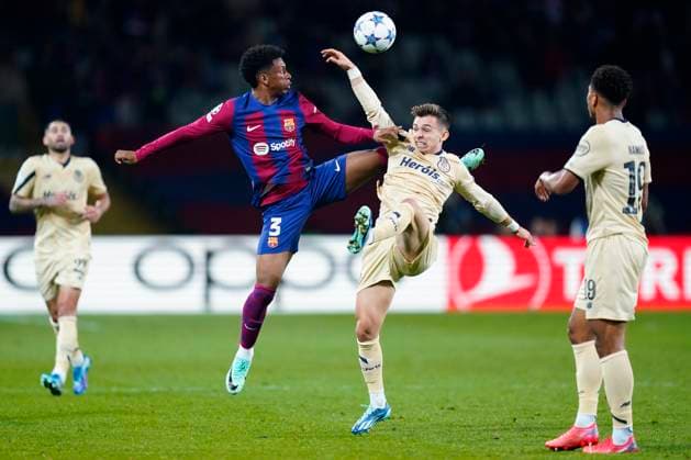 ESP: FC Barcelona, Barca FC Porto. UEFA Champions League match, Group H, date 5 Alejandro Balde of FC Barcelona and Francias Conceicao of FC Porto during the UEFA Champions League match, Group H, between FC Barcelona and FC Porto played at Lluis Companys Stadium on November 28, 2023 in Barcelona, Spain. kpng Copyright: xSergioxRuizx xPRESSINPHOTOx PS_231128_083