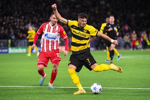 BERN, SWITZERLAND NOVEMBER 28 Filip Ugrinic of Young Boys R against Srdjan Mijailovic of Crvena zvezda L during the UEFA Champions League Group Stage match between BSC Young Boys and FK Crvena zvezda at Stadion Wankdorf on November 28, 2023 in Bern, Switzerland Bern Stadion Wankdorf Bern Switzerland Copyright: xJustPictures.ch ManuelxWinterbergerx jp-en-EuSpIm-Y.Boys_Crvena_28Nov2023_00085