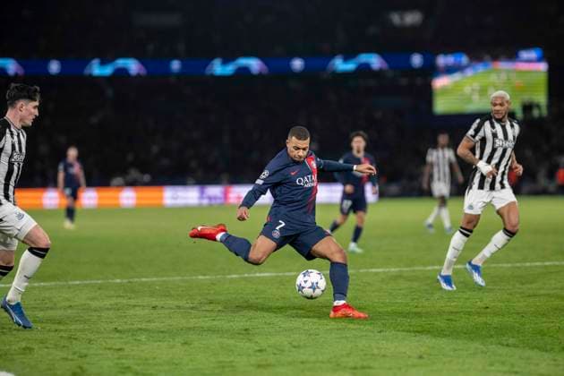 Champions League - PSG v Newcastle Paris Saint-Germain s French forward 07 Kylian Mbappe reacts during the UEFA Champions League 1st round, day 5, Group F football match between Paris Saint-Germain (PSG) and Newcastle United on November 28, 2023 at the Parc des Princes stadium in Paris, France.Photo by Eliot Blondet ABACAPRESS.COM Paris  Copyright: xBlondetxEliot ABACAx