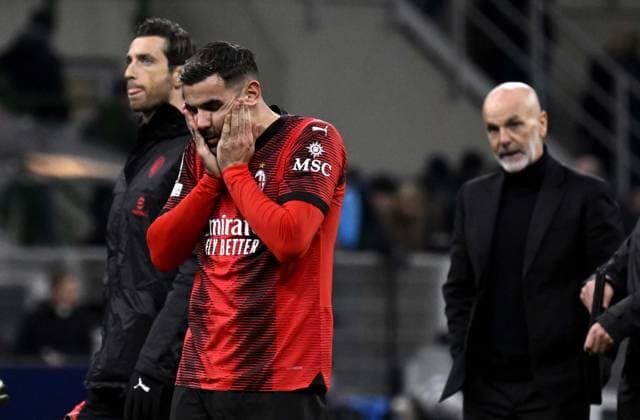IPP20231128 Football - soccer: UEFA Champions League 2023 2024, A.C. Milan - Borussia Dortmund, la delusione di Theo Hernandez dopo la sconfitta per 1-3 (Verwendung nur in Deutschland - GERMANY ONLY) *** IPP20231128 Football soccer UEFA Champions League 2023 2024, A C Milan Borussia Dortmund, la delusione di Theo Hernandez dopo la sconfitta per 1 3 Use only in Germany GERMANY ONLY 