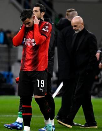 IPP20231128 Football - soccer: UEFA Champions League 2023 2024, A.C. Milan - Borussia Dortmund, la delusione di Theo Hernandez dopo la sconfitta per 1-3 (Verwendung nur in Deutschland - GERMANY ONLY) *** IPP20231128 Football soccer UEFA Champions League 2023 2024, A C Milan Borussia Dortmund, la delusione di Theo Hernandez dopo la sconfitta per 1 3 Use only in Germany GERMANY ONLY 