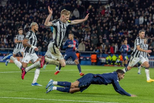 28-11-2023 PSG - Newcastle Denis TRASFI MAXPPP - (C) Denis TRASFI MAXPPP - à Boulogne-Billancourt au Parc des Princes le 28-11-2023 - UEFA Ligue des champions, Ligue des Champions, Champion s league, Paris Saint Germain - Newcastle United Football Club - Achraf Hakimi  Copyright: xMAXPPPxDenisxTRASFIx DTR202311299839 DTR202311299839
