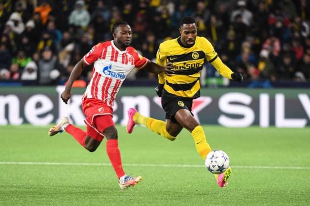 BERN, SWITZERLAND NOVEMBER 28 Ulisses Garcia of Young Boys R against Osman Bukari of Crvena zvezda L during the UEFA Champions League Group Stage match between BSC Young Boys and FK Crvena zvezda at Stadion Wankdorf on November 28, 2023 in Bern, Switzerland Bern Stadion Wankdorf Bern Switzerland Copyright: xJustPictures.ch ManuelxWinterbergerx jp-en-EuSpIm-MWI_1199 20231128