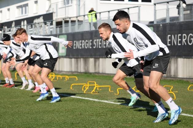 SOCCER - UEFA EL, Sturm vs Czestochowa GRAZ,AUSTRIA,29.NOV.23 - SOCCER - UEFA, group stage, SK Sturm Graz vs Rakow Czestochowa, preview, training Sturm. Image shows Jusuf Gazibegovic and Tomi Horvat (Sturm).  GEPAxpictures xChrisxBauer