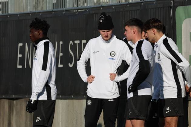 SOCCER - UEFA EL, Sturm vs Czestochowa GRAZ,AUSTRIA,29.NOV.23 - SOCCER - UEFA, group stage, SK Sturm Graz vs Rakow Czestochowa, preview, training Sturm. Image shows Mohammed Fuseini, Niklas Geyrhofer and Max Johnston (Sturm).  GEPAxpictures xChrisxBauer