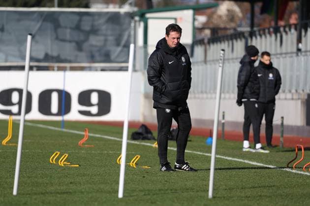 SOCCER - UEFA EL, Sturm vs Czestochowa GRAZ,AUSTRIA,29.NOV.23 - SOCCER - UEFA, group stage, SK Sturm Graz vs Rakow Czestochowa, preview, training Sturm. Image shows assistant coach Uwe Hoelzl.  GEPAxpictures xChrisxBauer