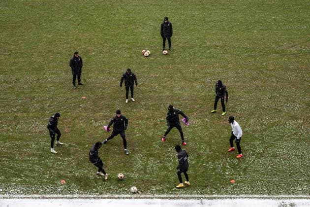 231129 Players in action during a training session with Häcken on November 29, 2023 in Gothenburg Photo Mathias Bergeld BILDBYRAN code MB MB0784 fotboll football soccer fotball uefa europa league träning practice training häcken bbeng snö vinter snow  Copyright: MATHIASxBERGELD BB231129MB016