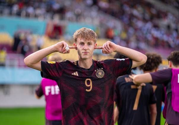 28 11 2023, Football U 17 World Cup 2023, semi-final, Argentina Germany, at Manahan Stadium Surakarta Max Moerstedt Germany goal celebration