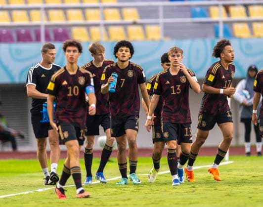 28 11 2023, Football U 17 World Cup 2023, semi-final, Argentina Germany, at Manahan Stadium Surakarta v li Noah Darvich Germany , Paris Brunner Germany , Maximilian Hennig Germany , Eric Emanuel da Silva Moreira Germany ,