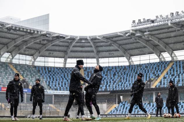 231129 Samuel Gustafson and Tomas Olai Totland during a training session with Häcken on November 29, 2023 in Gothenburg Photo Mathias Bergeld BILDBYRAN code MB MB0784 fotboll soccer fotball uefa europa league träning practice training häcken bbeng  Copyright: MATHIASxBERGELD BB231129MB026