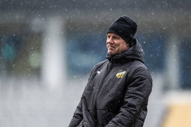231129 Roland Nilsson, defense coach, during a training session with Häcken on November 29, 2023 in Gothenburg Photo Mathias Bergeld BILDBYRAN code MB MB0784 fotboll soccer football uefa europa league träning practice training häcken bbeng  Copyright: MATHIASxBERGELD BB231129MB033