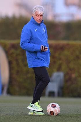 November 29, 2023, ZINGONIA, Italia: Atalanta s coach Gian Piero Gasperini during a training session on the eve of the UEFA Europa League group D soccer match between Atalanta BC and Sporting Clube de Portugal, at Bortolotti Training Center in Zingonia, Italy, 29 November 2023..ANSA MICHELE MARAVIGLIA Soccer: Europa League; Atalanta-Sporting Clube de Portugal  - ZUMAa110 20231129_zaf_a110_027 Copyright: xMichelexMaravigliax