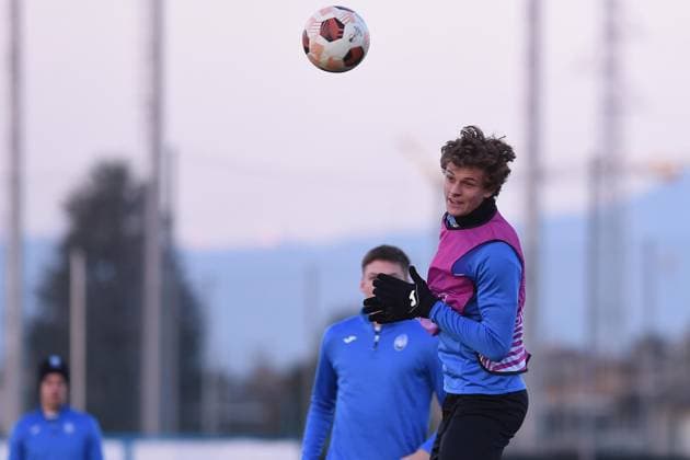 November 29, 2023, ZINGONIA, Italia: Atalanta s Giorgio Scalvini during a training session on the eve of the UEFA Europa League group D soccer match between Atalanta BC and Sporting Clube de Portugal, at Bortolotti Training Center in Zingonia, Italy, 29 November 2023..ANSA MICHELE MARAVIGLIA Soccer: Europa League; Atalanta-Sporting Clube de Portugal  - ZUMAa110 20231129_zaf_a110_028 Copyright: xMichelexMaravigliax