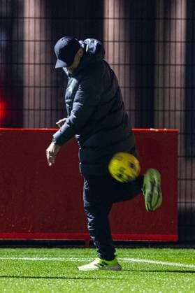 Football - UEFA Europa League - Group E - Liverpool FC v LASK - MD-1 LIVERPOOL, ENGLAND - Wednesday, November 29, 2023: Liverpool s manager Jürgen Klopp during a training session at the AXA Training Centre ahead of the UEFA Europa League Group E match between Liverpool FC and LASK. (Photo by David Rawcliffe Propaganda) LIVERPOOL AXA Training Centre MERSEYSIDE ENGLAND  Copyright: xDavidxRawcliffex P2023-11-29-Liverpool_LASK_MD-1-24