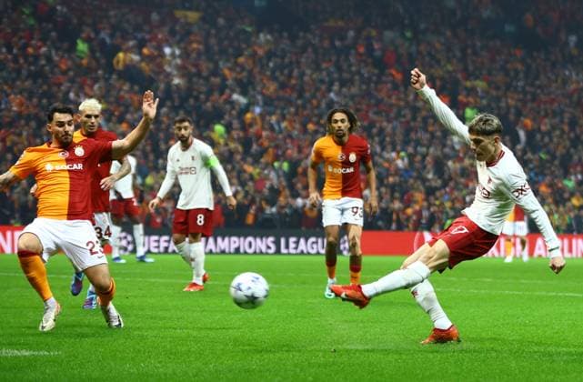 EDITORIAL USE ONLY No use with unauthorised audio, video, data, fixture lists, club league logos or live services. Online in-match use limited to 120 images, no video emulation. No use in betting, games or single club league player publications. Galatasaray v Manchester United, ManU UEFA Champions League, Group A, Football, RAMS Park, Istanbul, Turkiye - 29 Nov 2023 EDITORIAL USE ONLY No use with unauthorised audio, video, data, fixture lists, club league logos or live services. Online in-match use limited to 120 images, no video emulation. No use in betting, games or single club league player publications.  Copyright: xKieranxMcManus Shutterstockx 14232507u