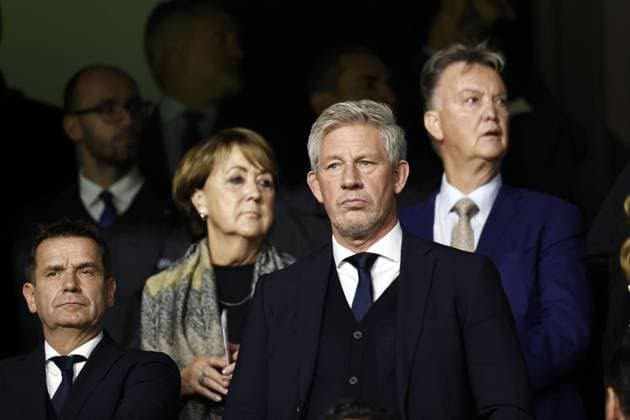 SEVILLA - (l-r) PSV general manager Marcel Brands, Louis van Gaal during the UEFA Champions League Group B match between Sevilla FC and PSV Eindhoven at the Estadio Ramon Sanchez-Pizjuan on November 29, 2023 in Seville, Spain. ANP MAURICE VAN STEEN UEFA Champions League 2023 24 2023 2024 xVIxANPxSportx xxANPxIVx 485044473 originalFilename: 485044473.jpg