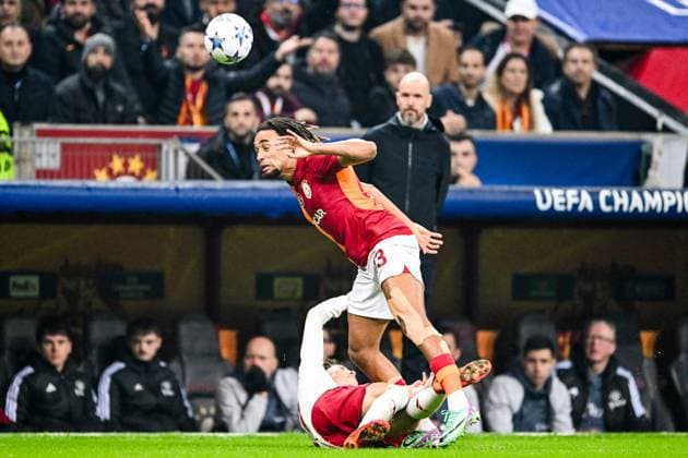 ISTANBUL - (l-r) Alejandro Garnacho of Manchester United, ManU FC, Sacha Boey of Galatasaray during the UEFA Champions League Group A match between Galatasaray SK and Manchester United FC at the Ali Sami Yen Spor Kompleksi Stadium on November 29 in Istanbul, Turkey. ANP Hollandse Hoogte UEFA Champions League 2023 24 2023 2024 xVIxANPxSportx xGerritxvanxKeulenxIVx 485046042 originalFilename: 485046042.jpg