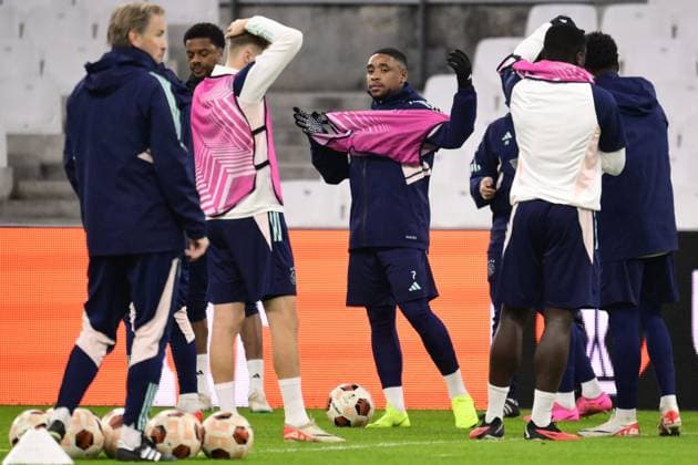 MARSEILLE - Steven Bergwijn of Ajax during the MD-1 training session ahead of the UEFA Europa League group B match against Olympique Marseille at Stade de Marseille on November 29, 2023 in Marseille, France. ANP OLAF KRAAK UEFA Europa League 2023 24 2023 2024 xVIxANPxSportx xxANPxIVx 485048302 originalFilename: 485048302.jpg