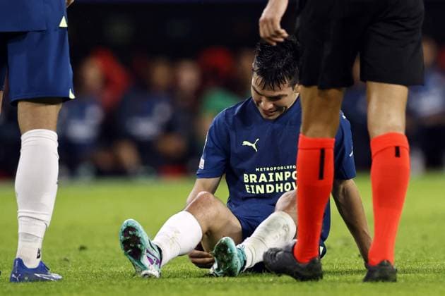 SEVILLA - Hirving Lozano of PSV Eindhoven during the UEFA Champions League Group B match between Sevilla FC and PSV Eindhoven at the Estadio Ramon Sanchez-Pizjuan on November 29, 2023 in Seville, Spain. ANP MAURICE VAN STEEN UEFA Champions League 2023 24 2023 2024 xVIxANPxSportx xxANPxIVx 485048420 originalFilename: 485048420.jpg
