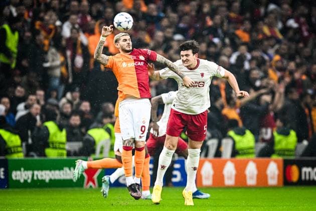 ISTANBUL - (l-r) Mauro Icardi of Galatasaray, Harry Maguire of Manchester United, ManU FC during the UEFA Champions League Group A match between Galatasaray SK and Manchester United FC at Ali Sami Yen Spor Kompleksi Stadium on November 29 in Istanbul, Turkey. ANP Hollandse Hoogte UEFA Champions League 2023 24 2023 2024 xVIxANPxSportx xGerritxvanxKeulenxIVx 485048629 originalFilename: 485048629.jpg