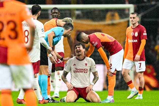 ISTANBUL - Victor Lindelof of Manchester United, ManU FC during the UEFA Champions League Group A match between Galatasaray SK and Manchester United FC at Ali Sami Yen Spor Kompleksi Stadium on November 29 in Istanbul, Turkey. ANP Hollandse Hoogte UEFA Champions League 2023 24 2023 2024 xVIxANPxSportx xGerritxvanxKeulenxIVx 485050804 originalFilename: 485050804.jpg