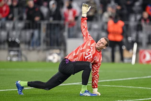 29 11 2023, Munich, Germany, Allianz Arena, Bayern Muenchen vs FC Copenhagen UEFA Champions League 2023 2024 Group A, Goalkeeper Manuel Neuer FC Bayern Muenchen warming up Photo H Langer Munich Allianz Arena Germany  541_FCBKOP20231129_002 Langer-541